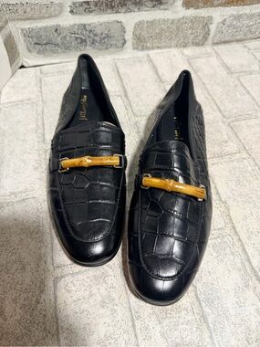 J. Mclaughlin Womens Loafers 7.5
Black Reptile Leather Slip On
Preppy